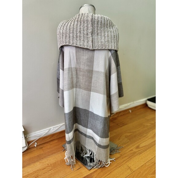 Fraas Gray White Beige Plaid Knit Cowl Neck Blanket Fringed Poncho OS - Picture 2 of 13